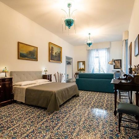 B&B D'Angleterre Salerno Exterior foto