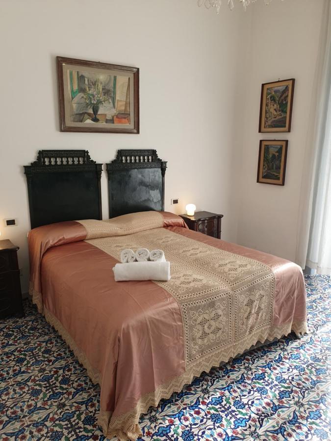 B&B D'Angleterre Salerno Exterior foto