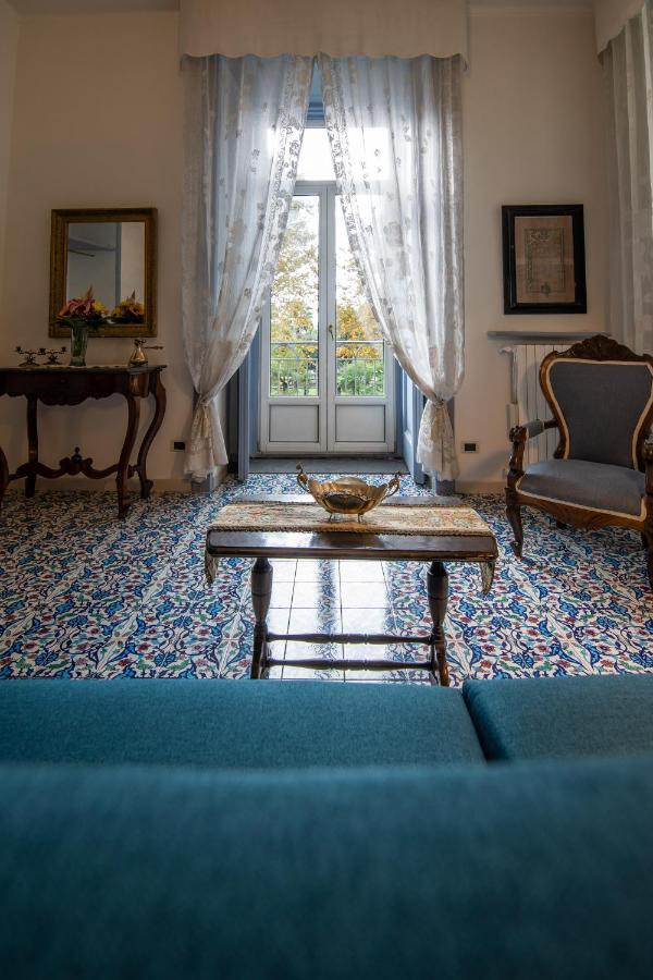 B&B D'Angleterre Salerno Exterior foto