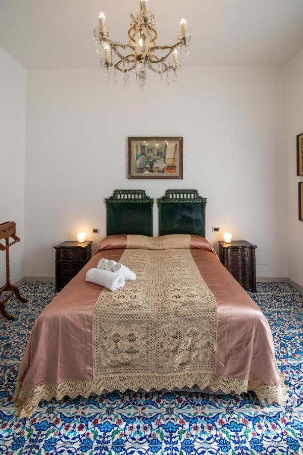B&B D'Angleterre Salerno Exterior foto