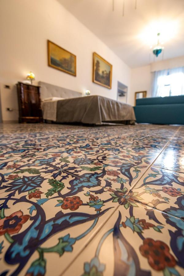 B&B D'Angleterre Salerno Exterior foto