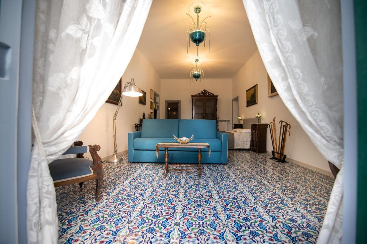 B&B D'Angleterre Salerno Exterior foto