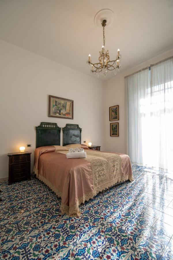 B&B D'Angleterre Salerno Exterior foto
