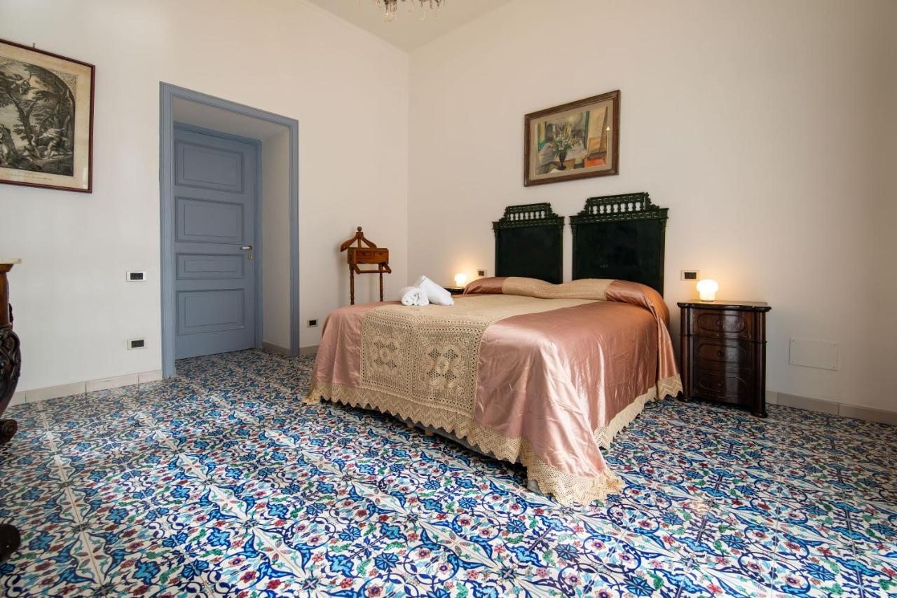B&B D'Angleterre Salerno Exterior foto