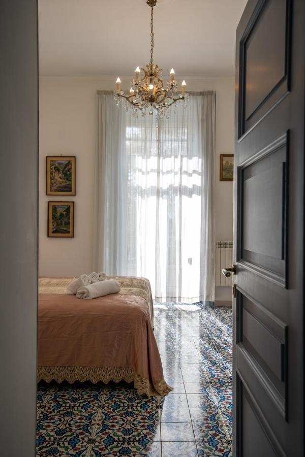 B&B D'Angleterre Salerno Exterior foto